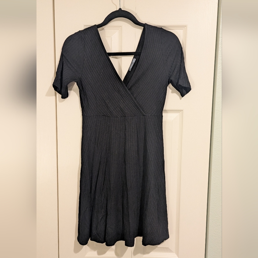 Casual Black V-neck Stretch Mini Dress